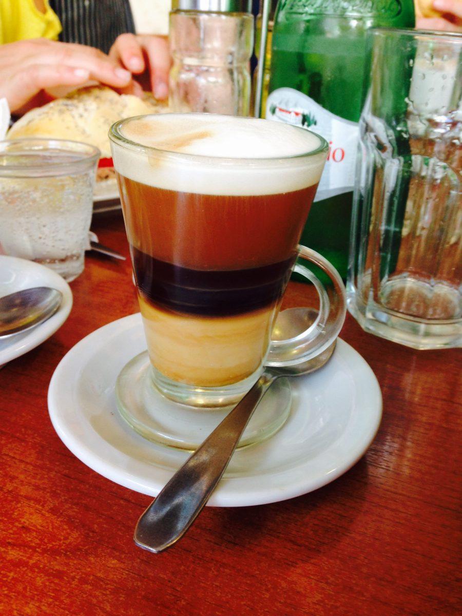 Coffee is an anytime drink in Argen-tina. When you’re at lunch at your favorite corner café, you can grab a cappuccino like this one for an after-noon pick me up.