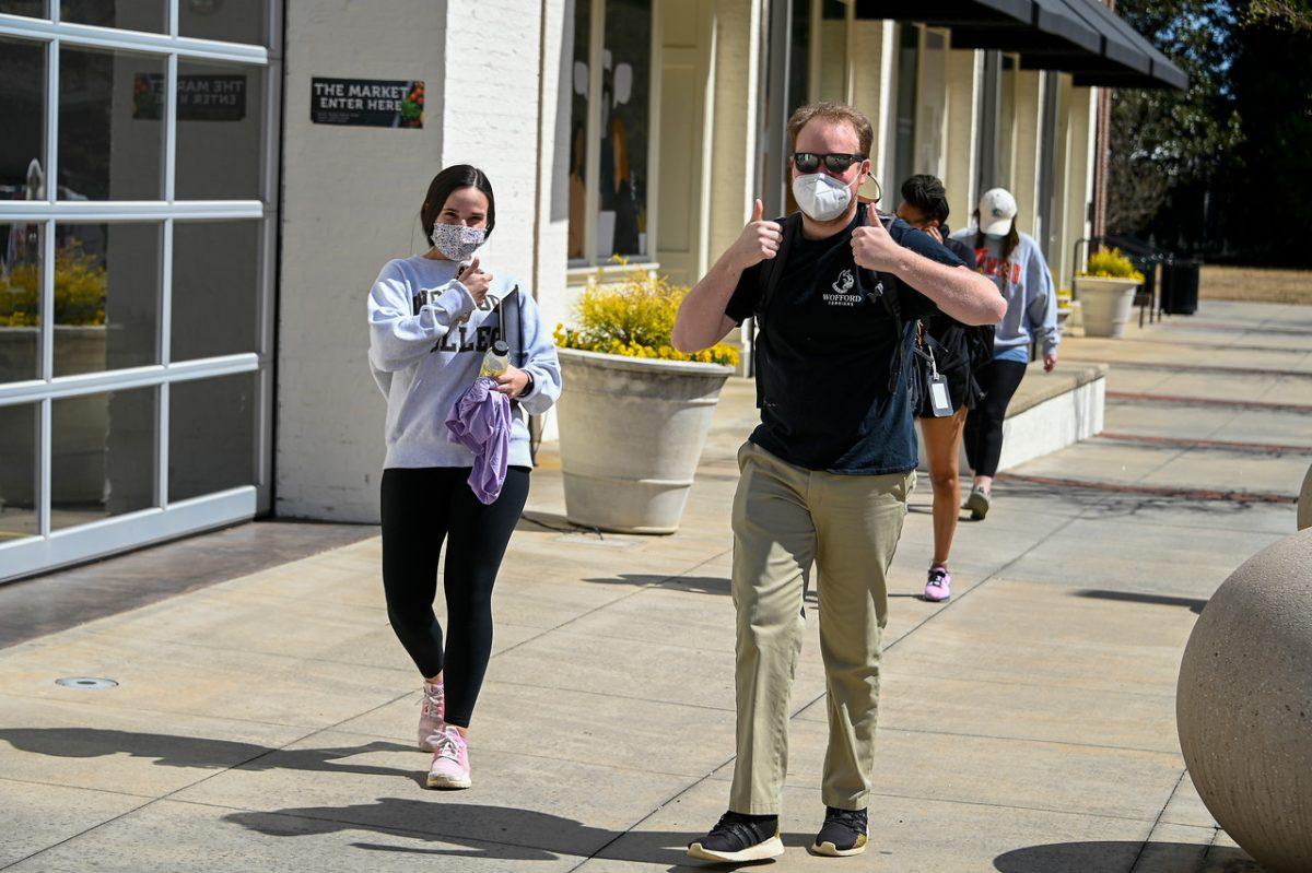 Students+mask+up+as+they+travel+around+campus.+Wofford%E2%80%99s+mask+policy+has+been+stringent+this+year%2C+but+administration+offers+hope+for+loosening+restrictions+next+year.+Photo+courtesy+of+Mark+Olencki.