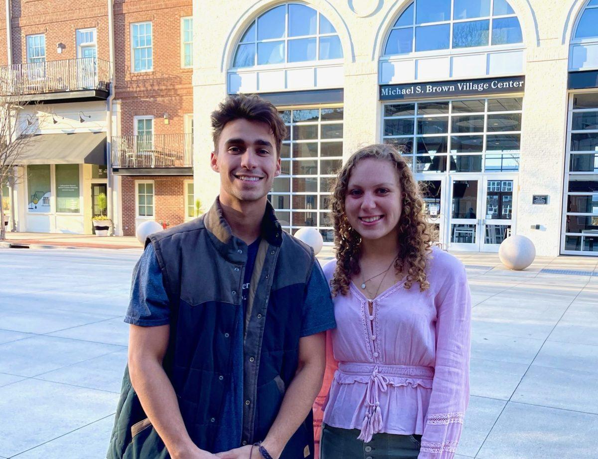 Photo by Anna Lee Hoffman.
Cassie Figuero ‘24 and Alec Schrader ‘24, creators of Campus Connections.