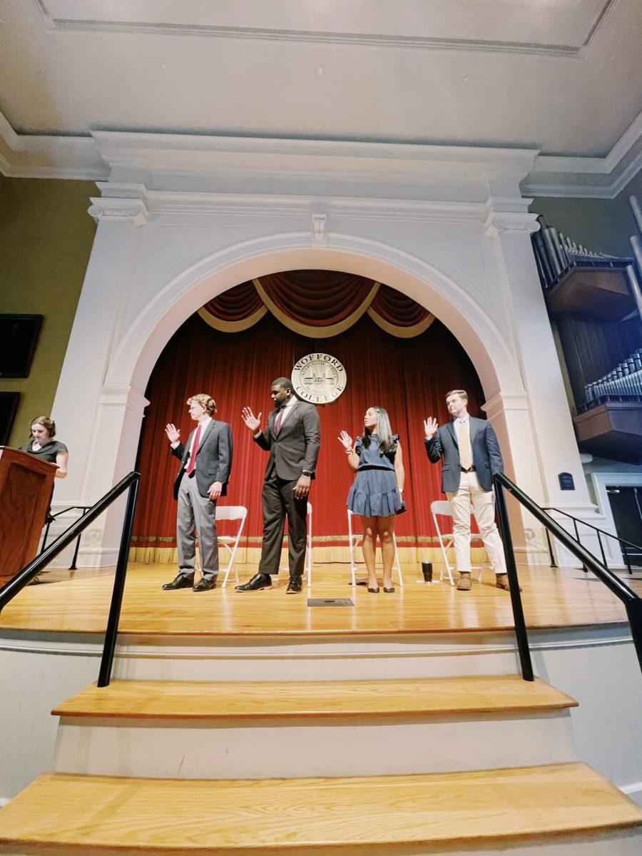 Campus Union cabinet for the 2022-2023 school year being sworn in, in Leonard Auditorium. First-year students will have the chance to run for office during the fall semester. Photo by Anna Lee Hoffman.