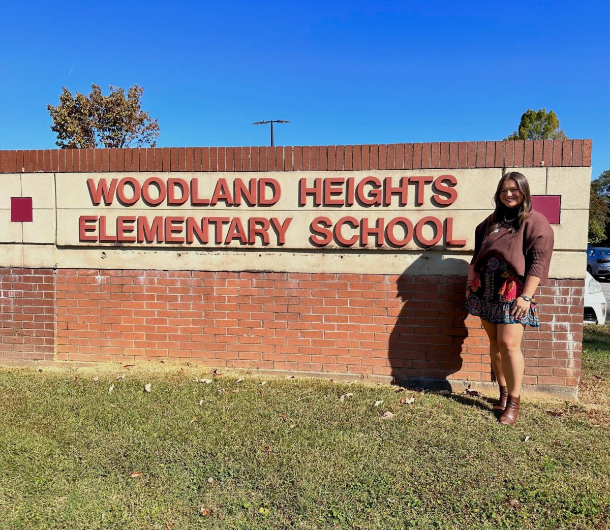 A new education club on campus spikes interest from the student body. Kate
Miller ‘25 stands at the entrance to Woodland Heights Elementary School in
Spartanburg School District 6.