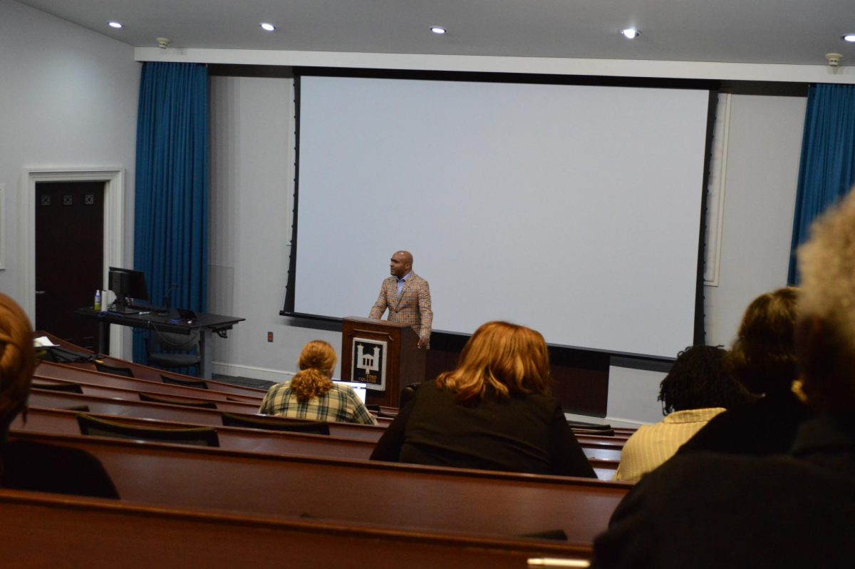 September 25, Lee Hawkins gave his “I Am Nobody’s Slave” talk, where he discussed the way the world has changed since the Jim Crow times. I Am Nobody’s Slave is a book that reimagines black history.
